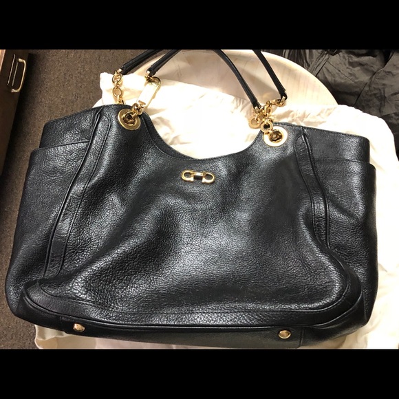 Black ferragamo handbag - Picture 2 of 8